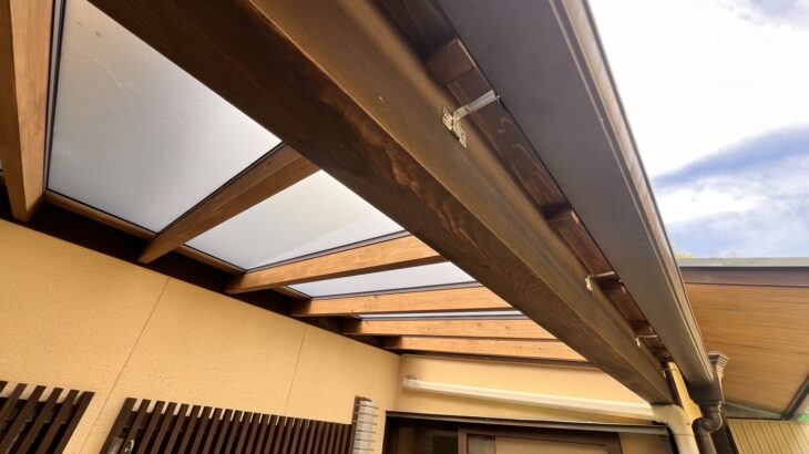 お家の雨漏り、放っておくと修理費が増す原因に！早めの対処を！お困りでしたら（株）安形建築へ！