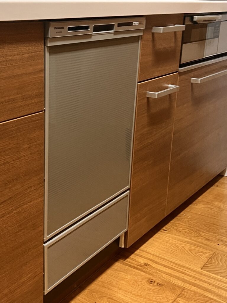 システムキッチン内蔵型食洗器の寿命( ﾉД`)ｼｸｼｸ…新しいものに取替えいたしました。